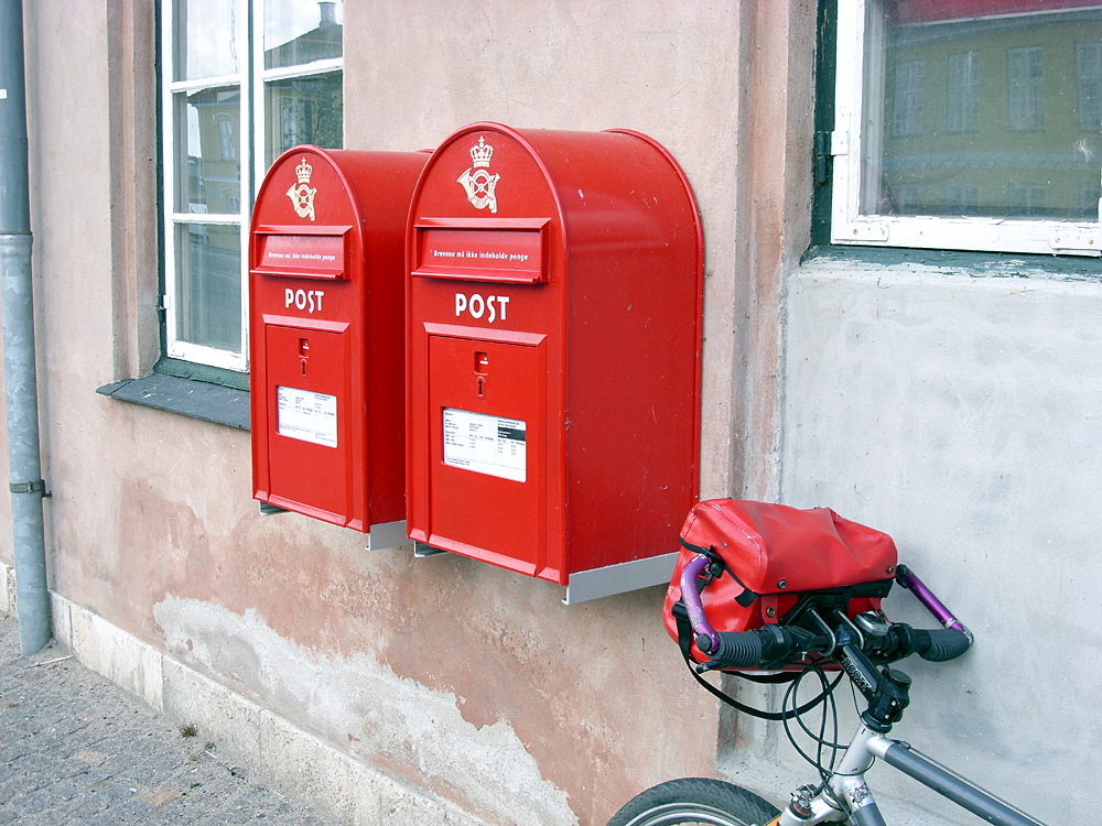 Fahrrad am Briefkasten